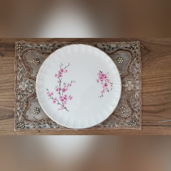 Vintage Gold Threaded Pearl Beaded Hand Sewn Table Centerpiece Tabletop Doiley - Picture 11 of 12